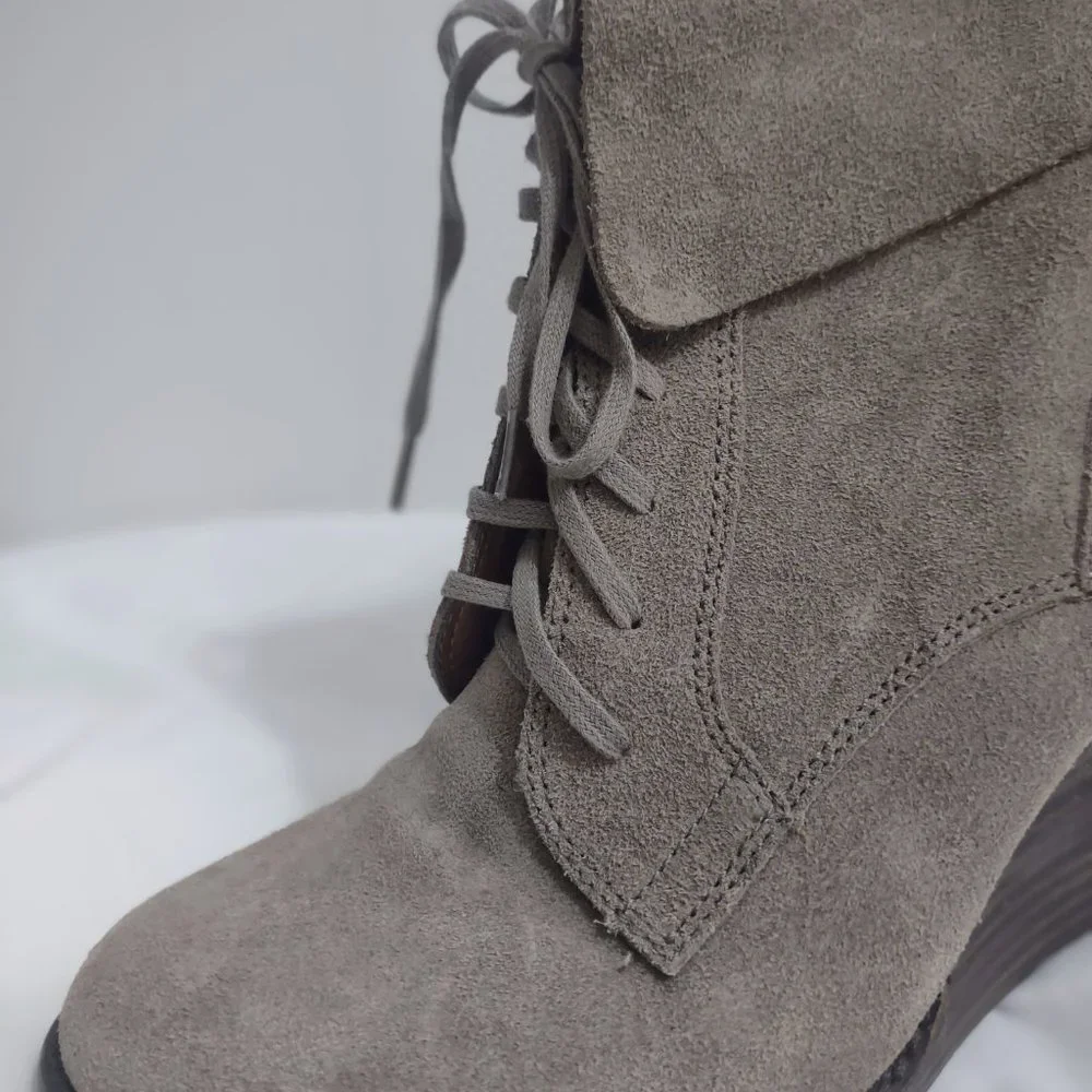 Lucky Brand Boots - Picture 2 of 3